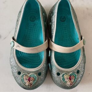 Frozen Crocs size 8 play